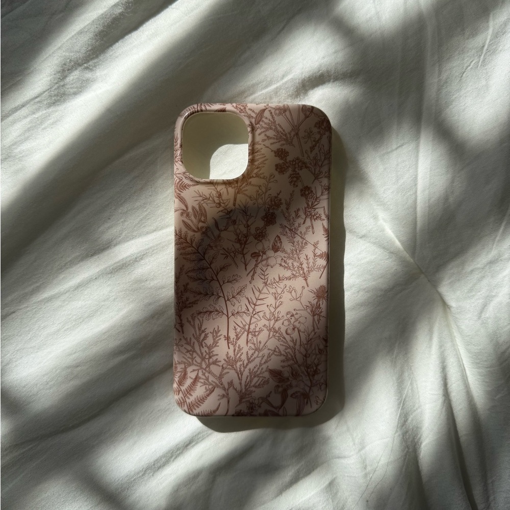 Floral Patterned iPhone 15 Case
